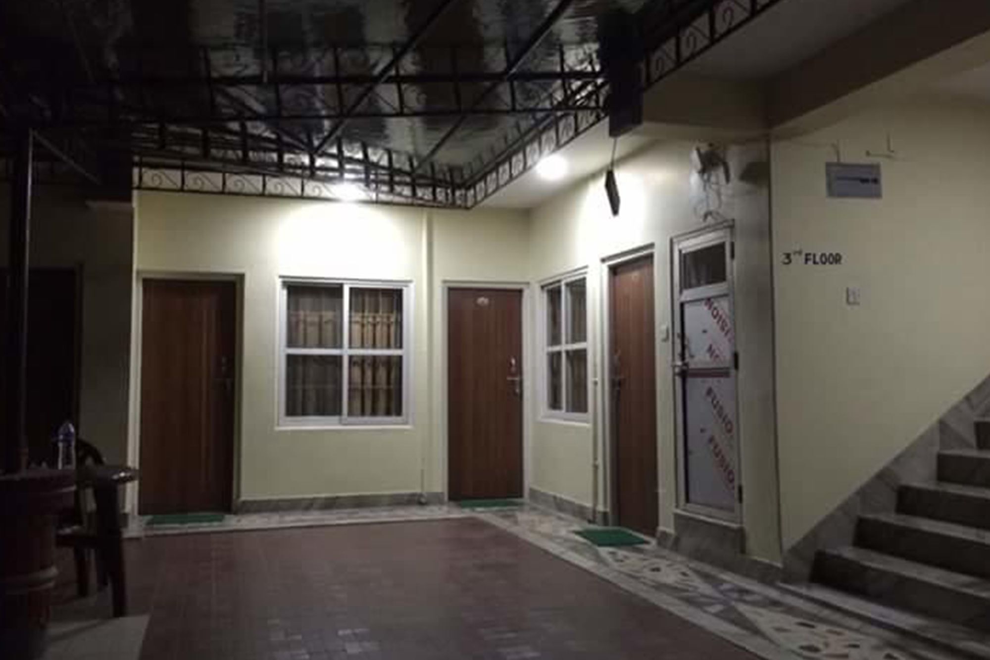 Hotel Bhadrakali Pokhara Inn Extérieur photo